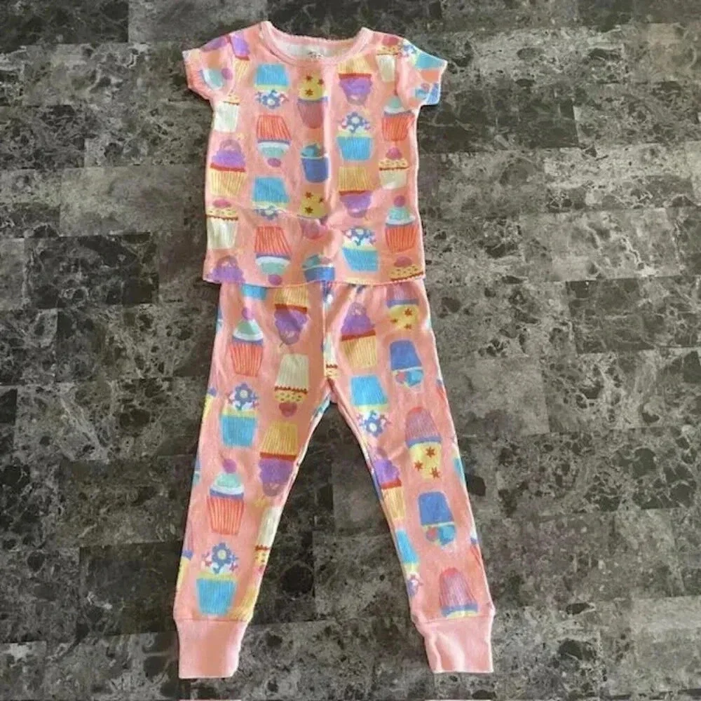 Carter's Toddler Girl Pajama Set (Size 12M) Pink with cupcake prints